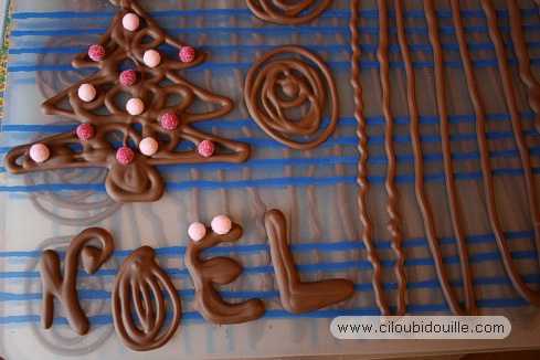 Réaliser des décors de bûches en chocolat facilement - Cerfdellier